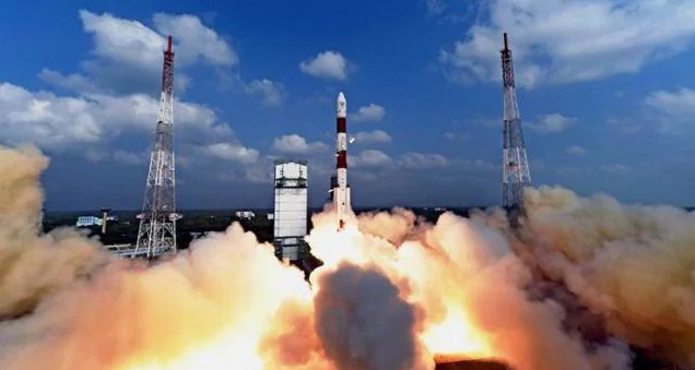 Photo of इसरो के 100वें उपग्रह का सफल प्रक्षेपण भारतीयों के लिए गौरव का क्षण : राष्ट्रपति