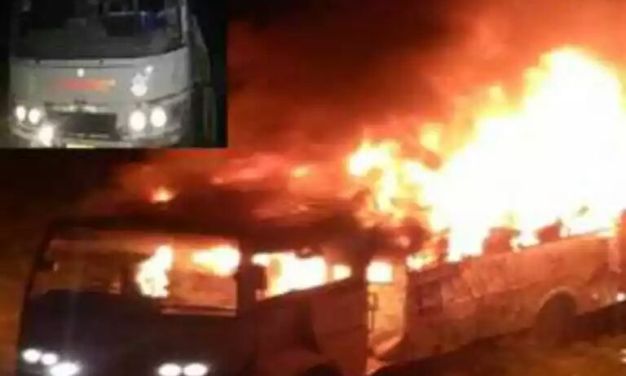 Photo of पटना में बड़ा हादसा : 20 फीट खाई में गिरी बस , दर्जनों यात्रियों की मौत , बस आग के हवाले