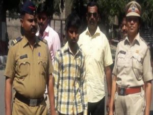 आरोपी नौकर किशन अंकुश मुंडेला को पुलिस ने किया गिरफ्तार ......