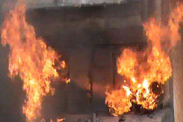 Photo of इटालियन इंडस्ट्रियल एस्टेट में लगी आग, दो गोदाम जलकर राख
