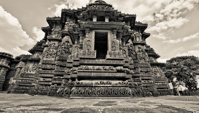 Photo of एक ऐसा मंदिर जहां चुटकी भर मिट्टी से दर्द होता है छूमंतर