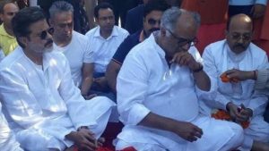 Sridevi_ashes_immersed@2