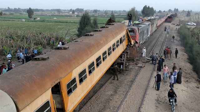 Photo of भीषण रेल हादसा : मिस्र में आपस में टकराई दो ट्रेने , 15 की मौत , 40 घायल