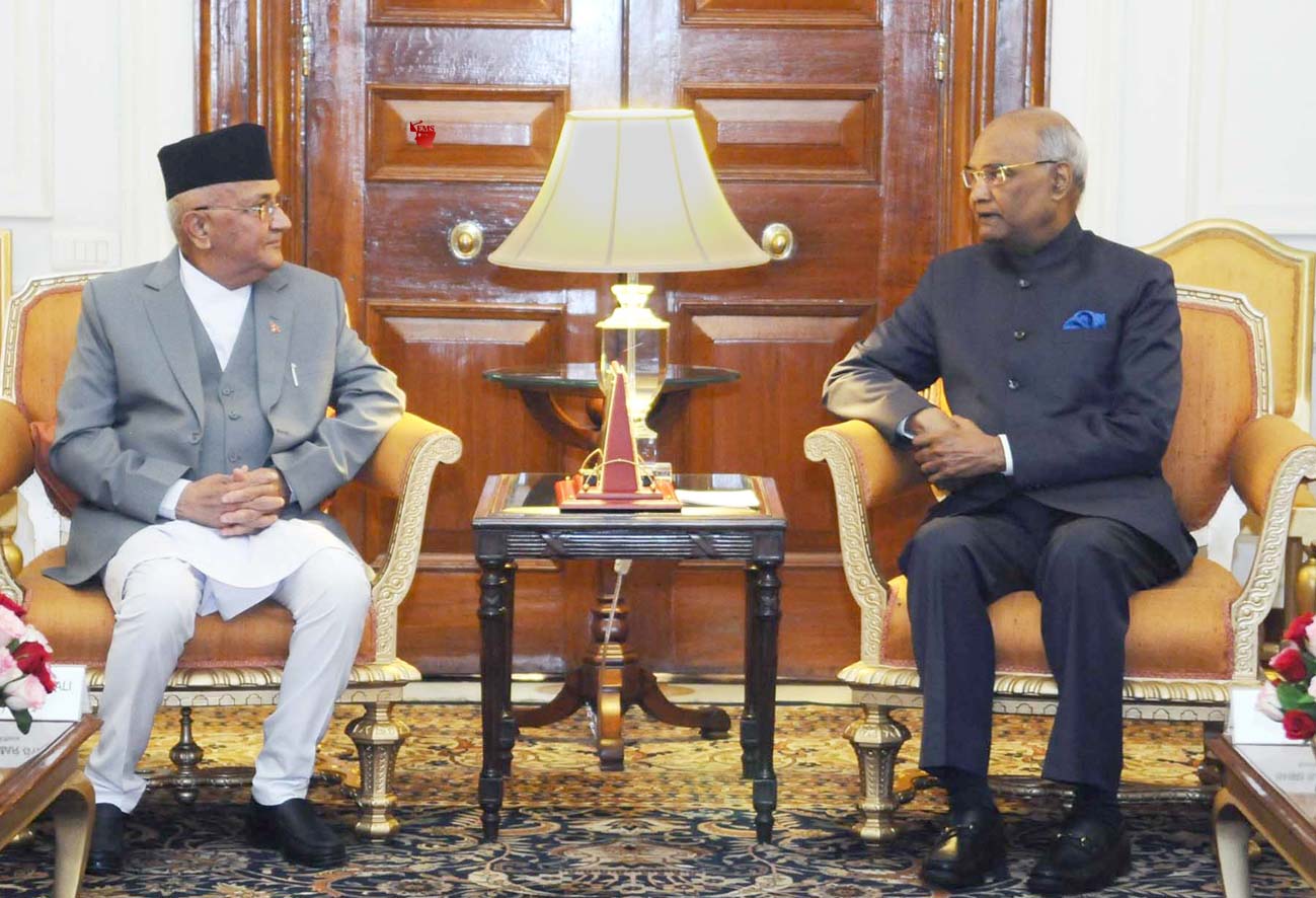 Photo of नेपाल के प्रधानमंत्री के.पी. शर्मा से मुलाकात करते राष्ट्रपति रामनाथ कोविंद