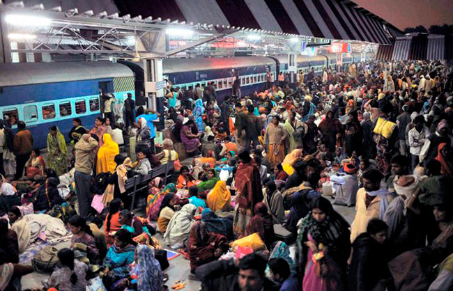 Photo of रेलवे टिकटों की बुकिंग और कैंसिलेशन से रेलवे को अरबों की कमाई