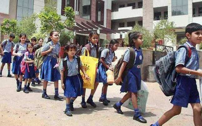 Photo of उत्तर प्रदेश में प्राइवेट स्कूलों की मनमानी पर ब्रेक