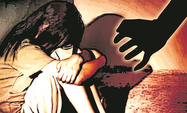 Photo of 58 साल की महिला चपरासी ने किया पांच साल की छात्रा का यौन उत्पीड़न