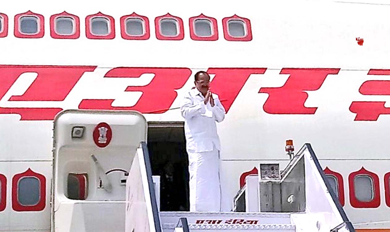 Photo of पनामा और पेरू की 6 दिवसीय यात्रा के रवाना हुए उपराष्ट्रपति एम वेंकैया नायडू