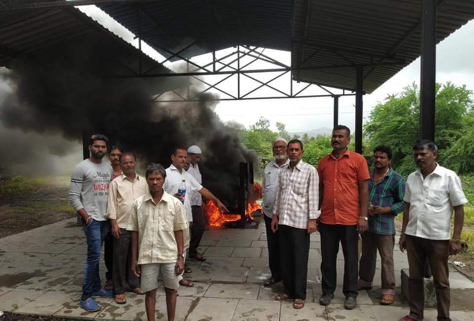 Photo of पालघर : पारसी महिला का शिवसेना नेता और मुस्लिमो ने मिलकर किया अंतिम संस्कार , बेटी-दामाद ने आने से किया इंकार