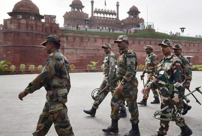 Photo of सेना की यूनिफॉर्म में घूम रहे हैं आतंकी , दिल्ली में हाई अलर्ट जारी …..