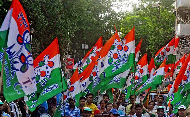 Photo of तृणमूल कार्यकर्ताओं ने मुंडन करवा कर किया अमित शाह की सभा का विरोध