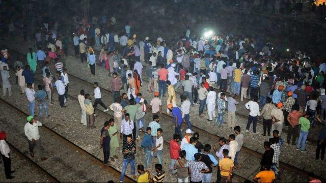 Photo of अमृतसर रेल हादसा: ट्रेन से कटकर 61 की मौत, आज पंजाब में राजकीय शोक, बंद रहेंगे स्कूल-दफ्तर,