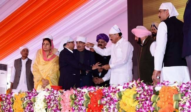 Photo of करतारपुर साहिब गलियारा: उपराष्ट्रपति वेंकैया नायडू, CM अमरिंदर ने रखी आधारशिला