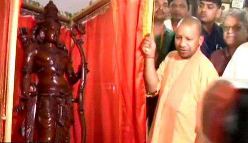 Photo of CM योगी आदित्यानाथ ने अयोध्या में किया श्रीराम की मूर्ति का अनावरण