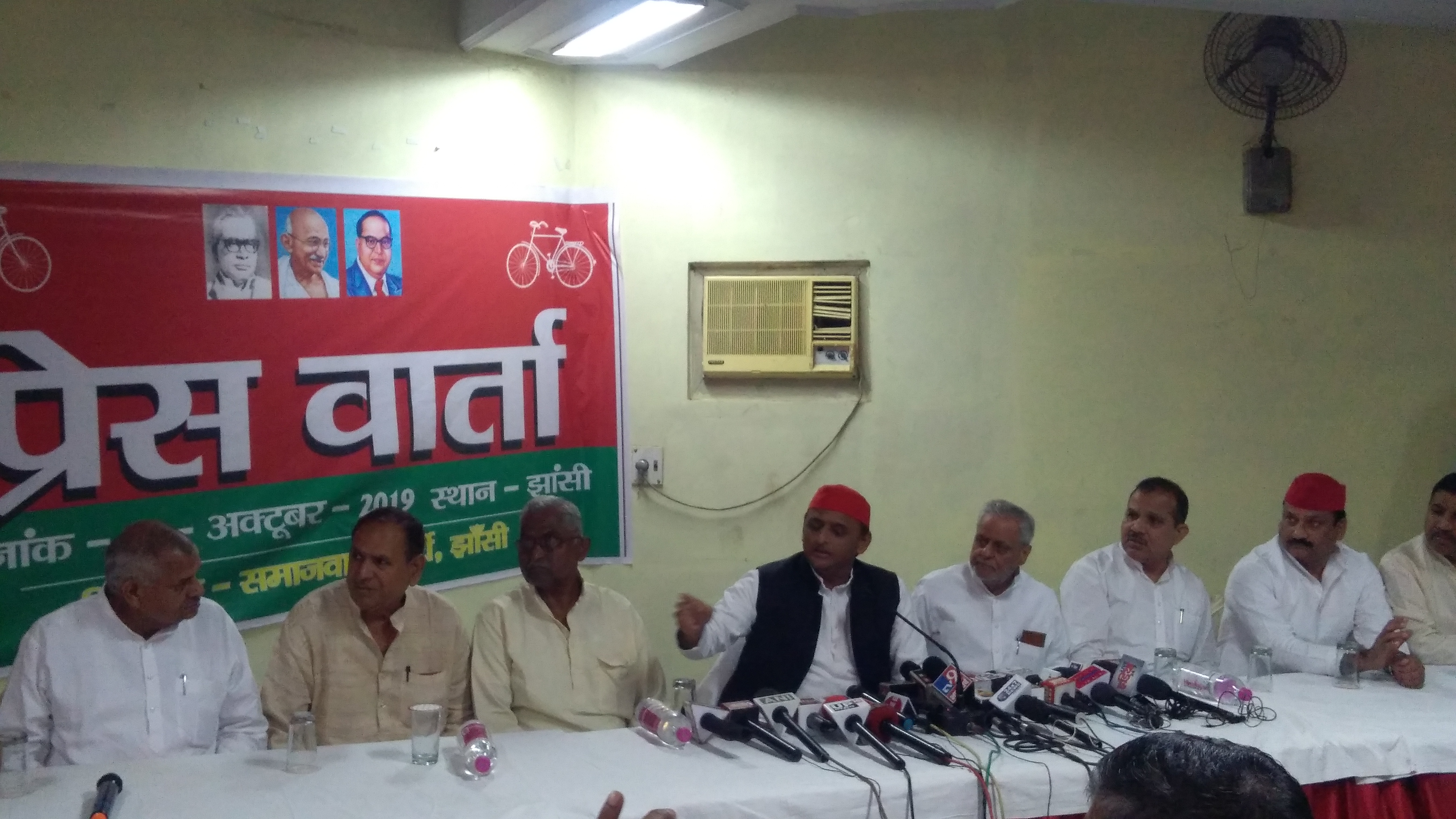 Photo of सरकारें आती-जाती रहती हैं, प्रशासन को निष्पक्ष होना चाहिए: अखिलेश