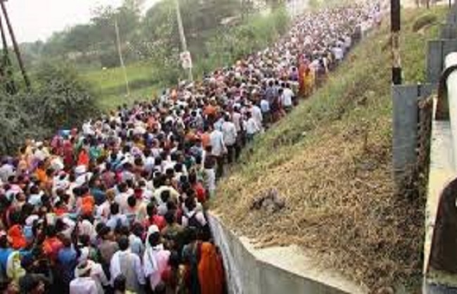 Photo of अयाेध्या : देवाेत्थानी एकादशी पर लाखों श्रद्धालुओं ने की पंचकाेसी परिक्रमा