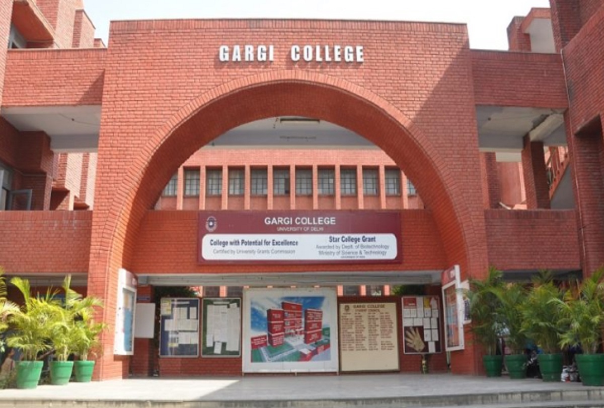 Photo of दिल्ली हाईकोर्ट ने गार्गी कॉलेज मामले में दायर याचिका पर केन्द्र और सीबीआई से मांगा जवाब