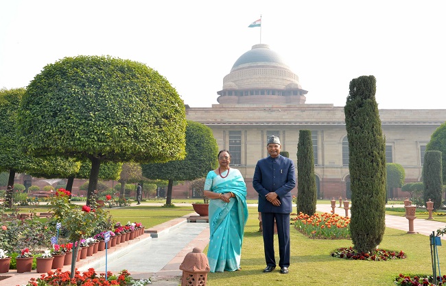 Photo of राष्ट्रपति ने मुगल गार्डन के वार्षिक “उद्यानोत्सव” का किया उद्घाटन, कल से आम जनता कर सकेगी दीदार