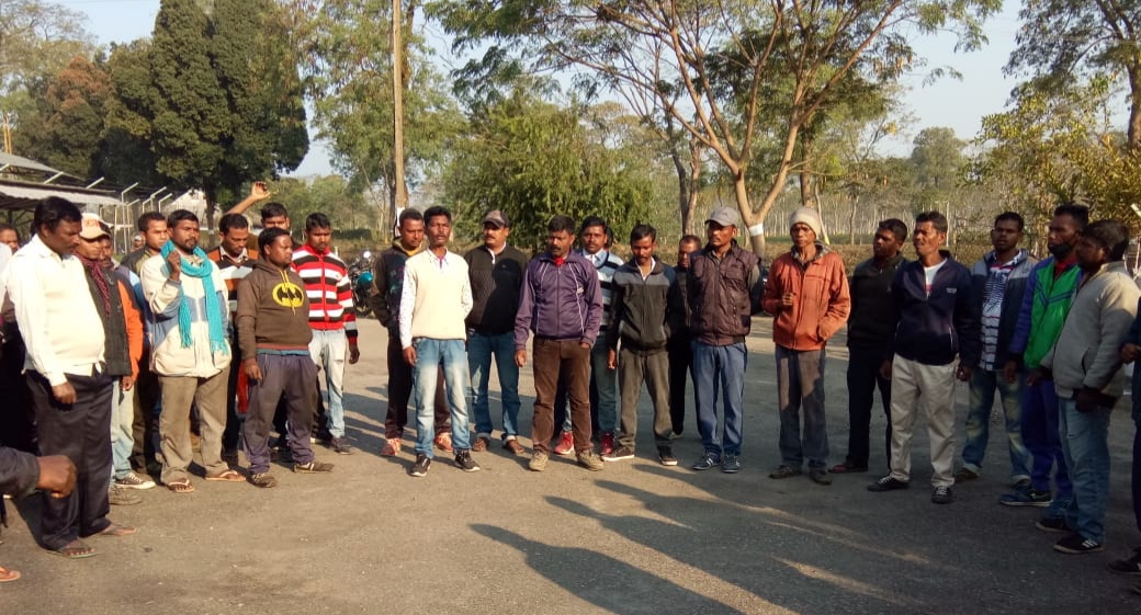 Photo of वेतन वृद्धिः असम चाय मजदूर संघ कर्मचारी संस्था का आंदोलन जारी