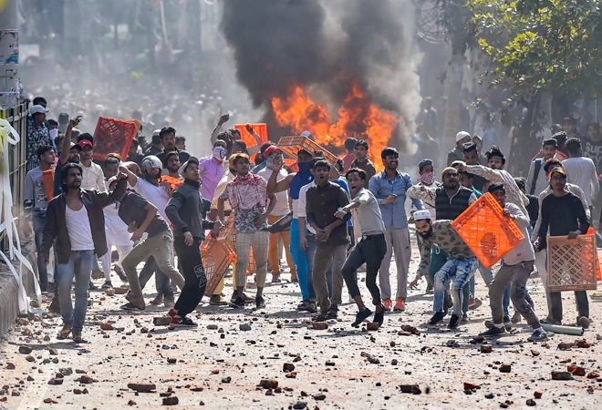 Photo of उत्तर-पूर्वी दिल्ली में हिंसा, हेड कॉन्स्टेबल सहित 7 लोगों की मौत