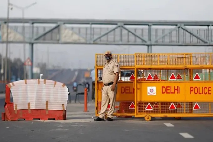 Photo of उप्र : दिल्ली-नोएडा सीमा सील, मीडियाकर्मियों के लिए भी पास