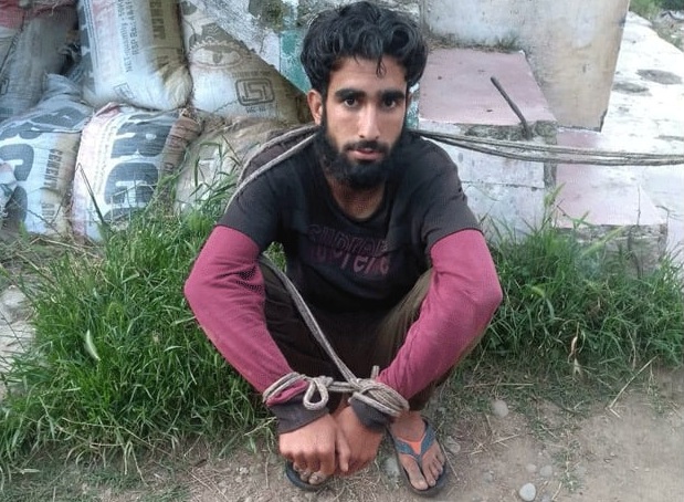 Photo of शोपियां से लश्कर-ए-तैयबा का एक आतंकी गिरफ्तार, हथियार व गोला-बारूद बरामद