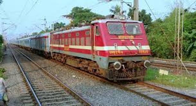 Photo of कोरोना का बढ़ा कहर ,मुंबई-दिल्ली रूट की ट्रेनों के संचालन पर लग सकता है ब्रेक