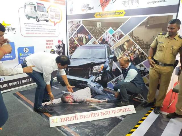 Photo of सड़क दुर्घटना के समय अपना फर्ज अदा कर  किसी के घर का चिराग बुझने से बचा सकते है – प्रदीप शर्मा