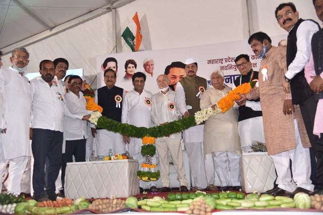 Photo of नए  कांग्रेस प्रदेश अध्यक्ष पटोले की ताजपोशी,  महाराष्ट्र कांग्रेस के सभी प्रमुख नेता रहे मौजूद,  मोदी सरकार गद्दी छोड़ो प्रस्ताव पास