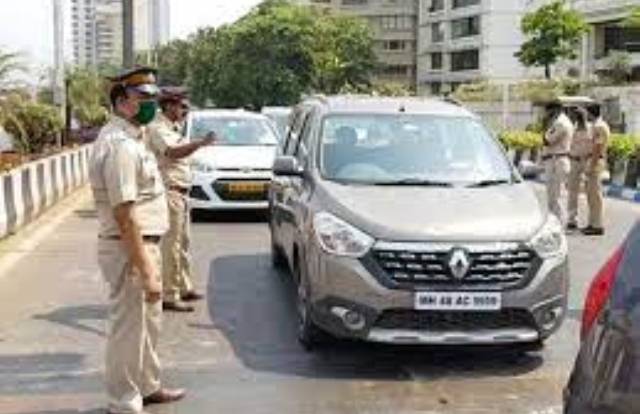 Photo of मुंबई पुलिस वाहनों के लिए ‘कलर-कोडेड स्टिकर’ का  फरमान वापस लिया