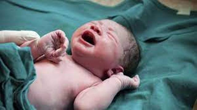 Photo of पालघर में जन्म लेते ही कोरोना संक्रमित मिला नवजात शिशु, यह शिशु बना दुनिया का पहला संक्रमित शिशु