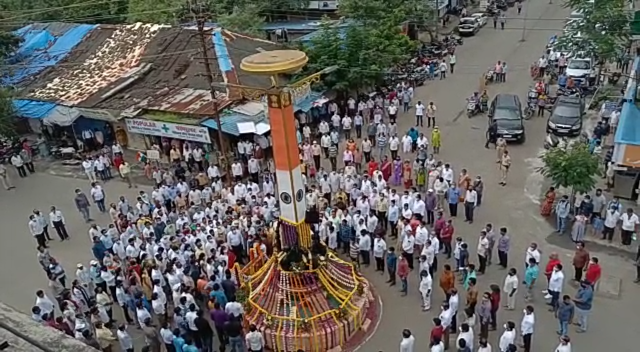 Photo of पालघर – खून से सने तिरंगों को रख कर शहीदों को दी गई श्रधांजलि